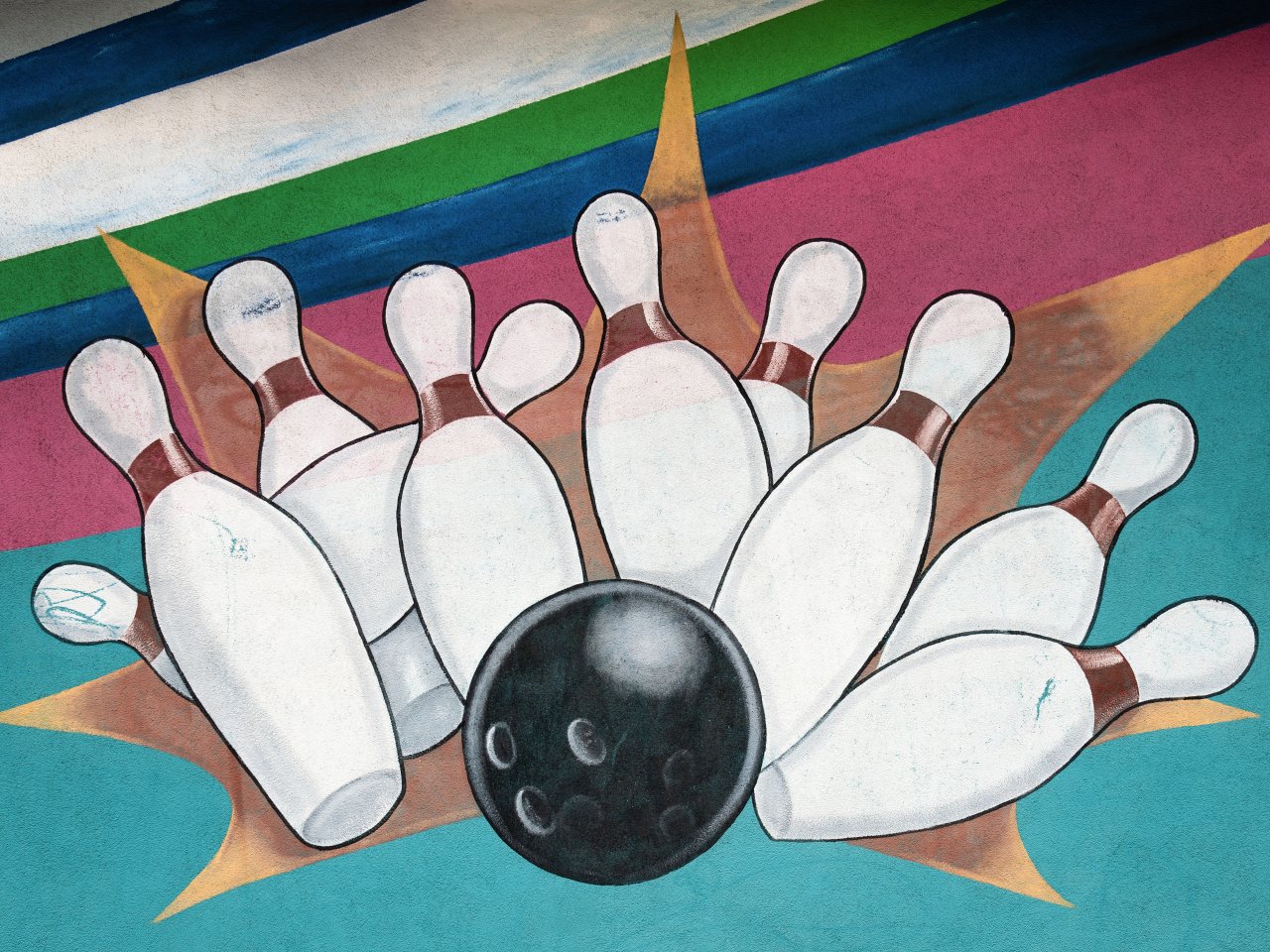 Eine Illustration von einer schwarzen Kugel die 9 weisse Kegel umhaut.